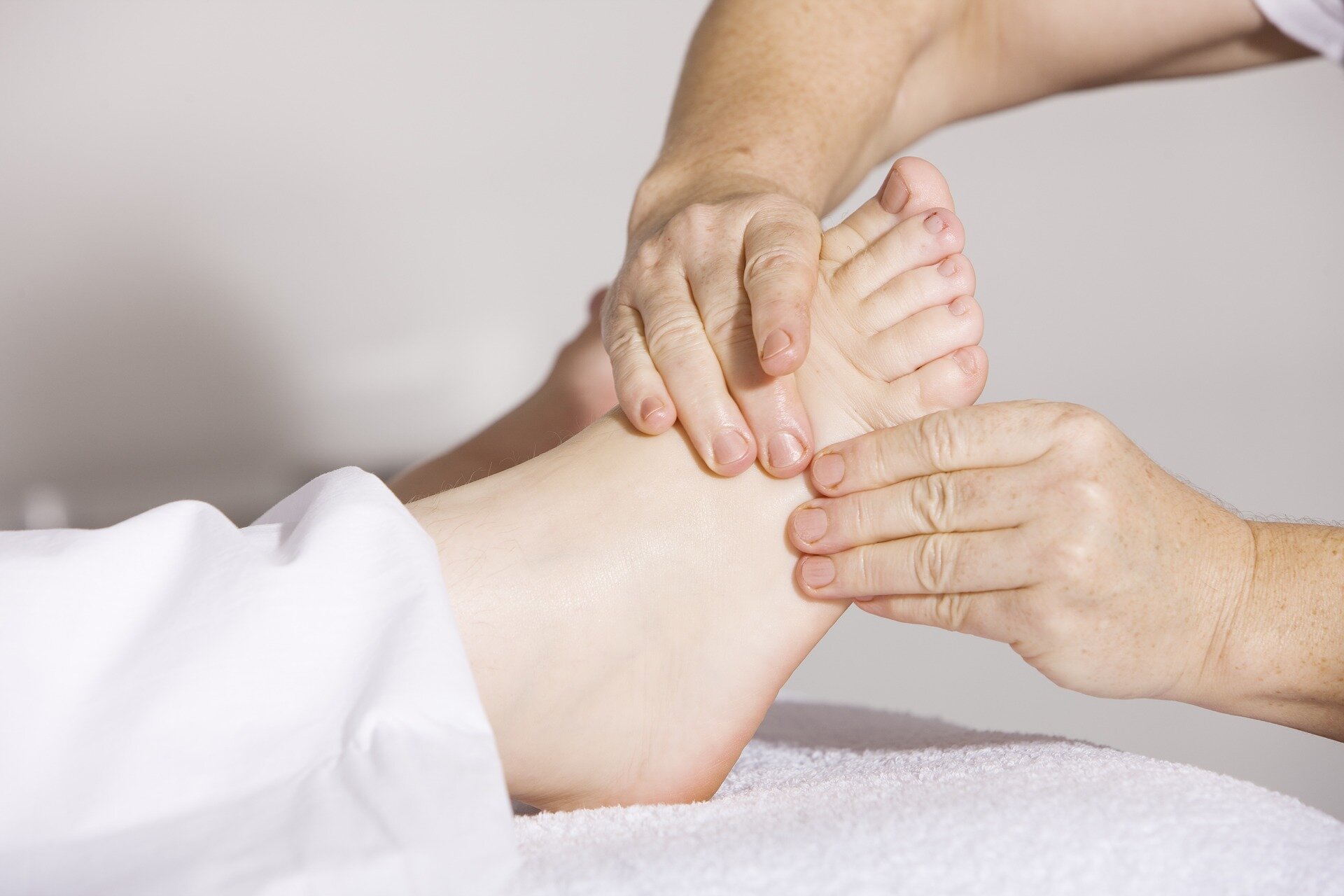 Get rid of bunion pain and improve your foot function with our effective foot bunion treatment in Balewadi.